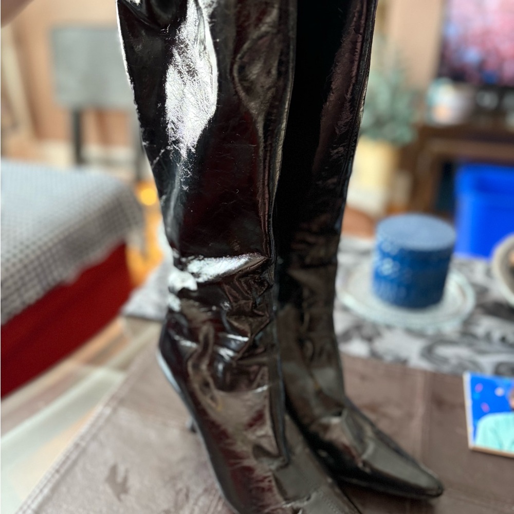 Black Women's Knee-High Boots